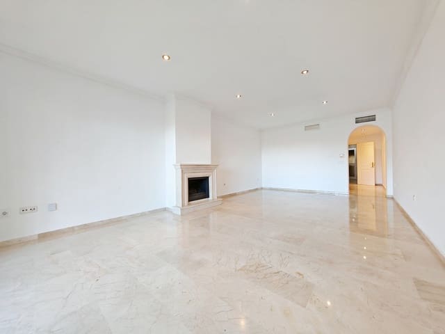 2 slaapkamer Appartement te koop in Elviria, Marbella met zwembad garage - € 490.000 (Ref: 8894984)