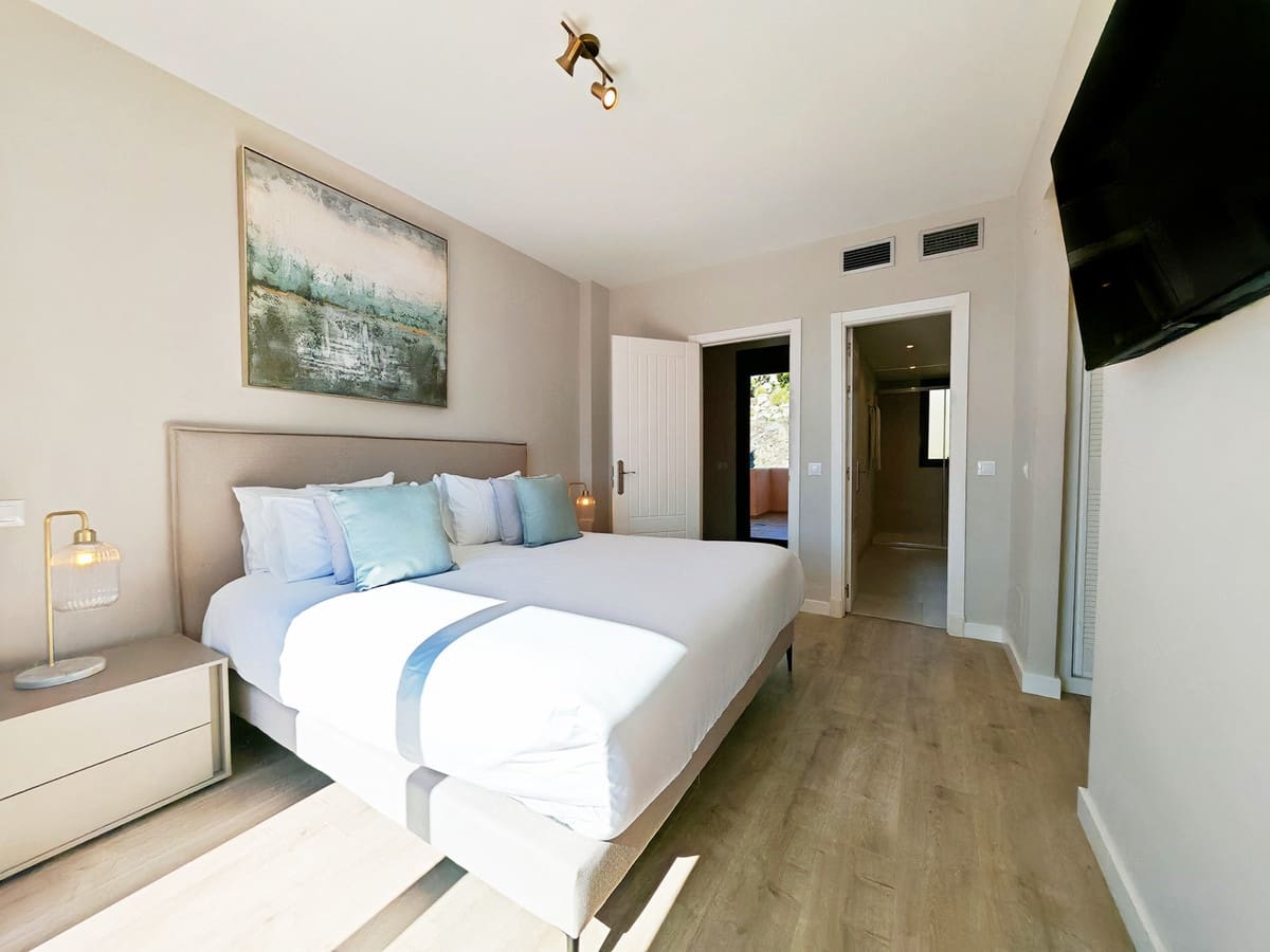 3 slaapkamer Penthouse te koop in Benahavis met zwembad garage - € 525.000 (Ref: 8907869)