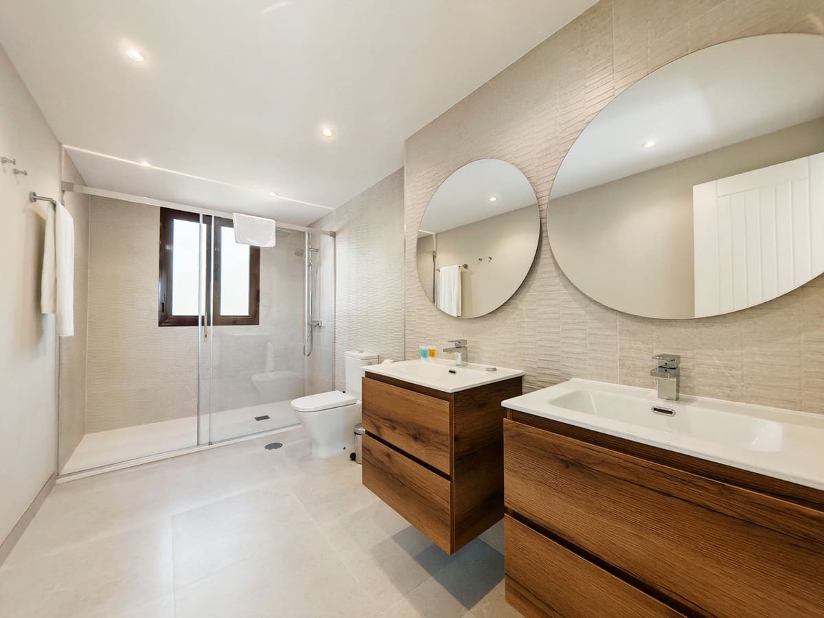 3 bedroom Penthouse for sale in Benahavis with pool garage - € 525,000 (Ref: 8907869)