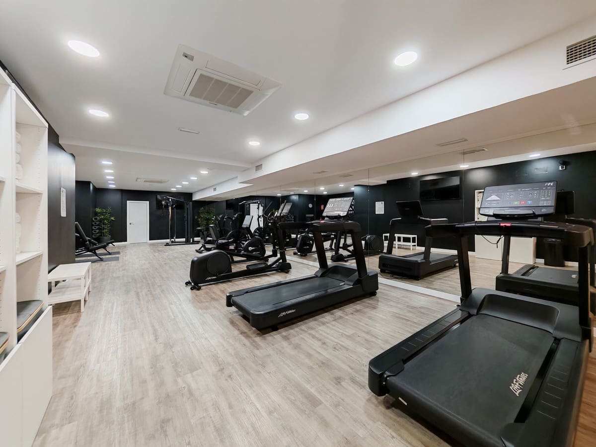 3 bedroom Penthouse for sale in Benahavis with pool garage - € 525,000 (Ref: 8907869)