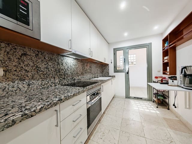 2 chambre Appartement à vendre à Estepona avec piscine garage - 399 000 € (Ref: 8911511)