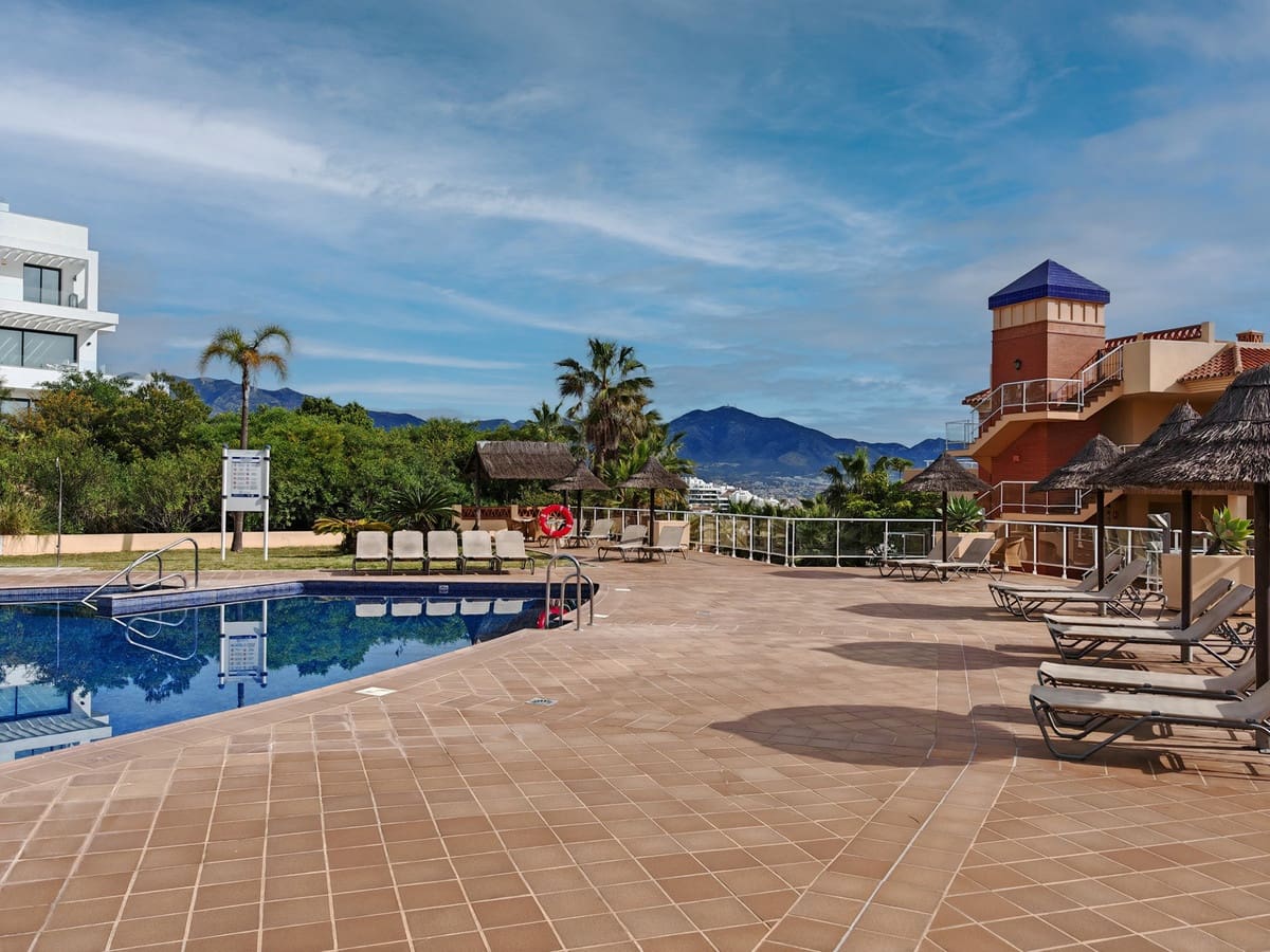 2 Zimmer Apartment zu verkaufen in Mijas Costa mit Pool Garage - 399.000 € (Ref: 8913180)