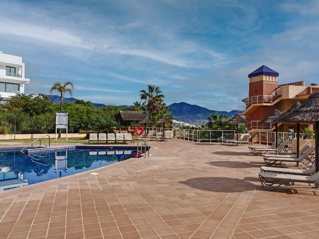 2 bedroom Apartment for sale in Mijas Costa, Mijas with pool garage - € 399,000 (Ref: 8913180)