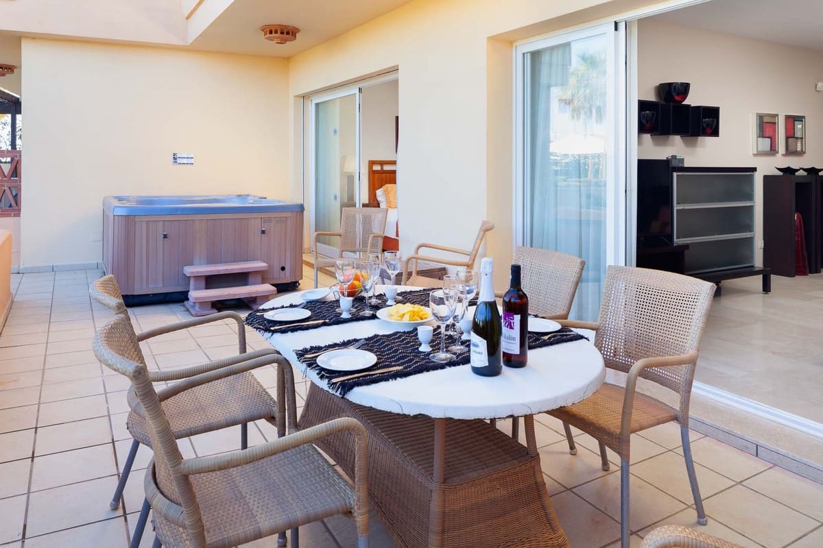 2 Zimmer Apartment zu verkaufen in Mijas Costa mit Pool Garage - 399.000 € (Ref: 8913180)