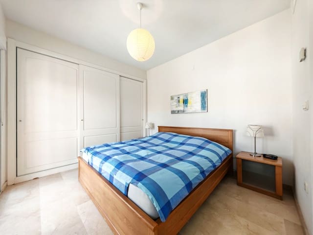 5 sypialnia Willa na sprzedaż w Las Chapas, Marbella z basenem garażem - 1 100 000 € (Ref: 8913240)