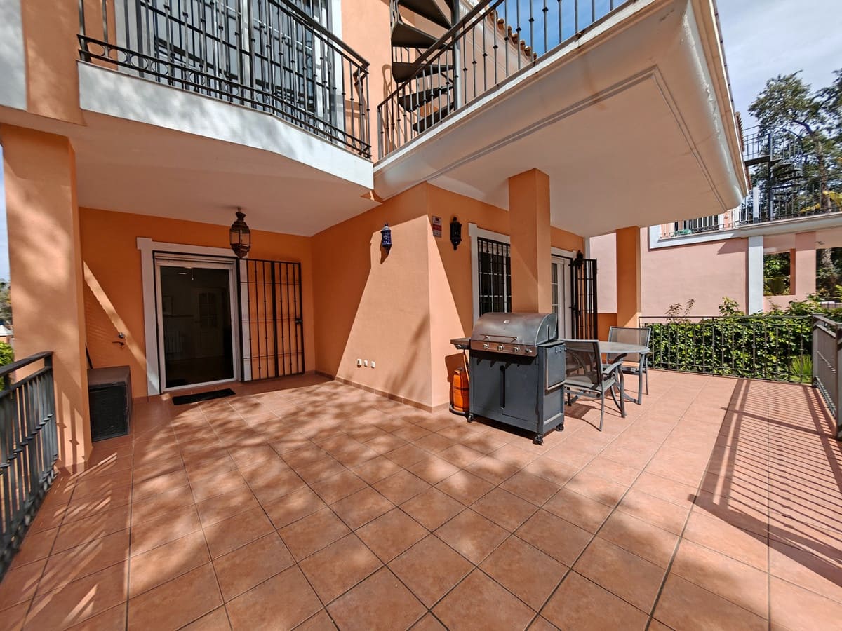 5 chambre Villa/Maison à vendre à Las Chapas avec piscine garage - 1 025 000 € (Ref: 8913240)