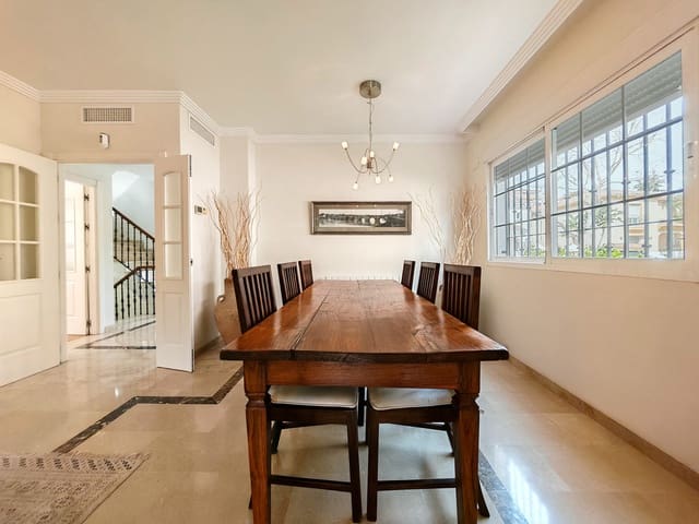 5 soverom Villa til salgs i Las Chapas, Marbella med svømmebasseng garasje - € 985 000 (Ref: 8913240)