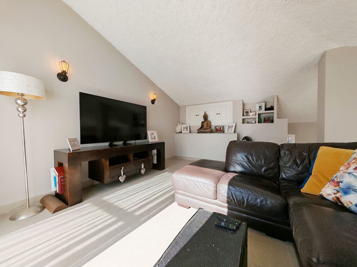 3 soveværelse Villa til salg i Bahia Dorada med swimmingpool - € 549.000 (Ref: 8976510)