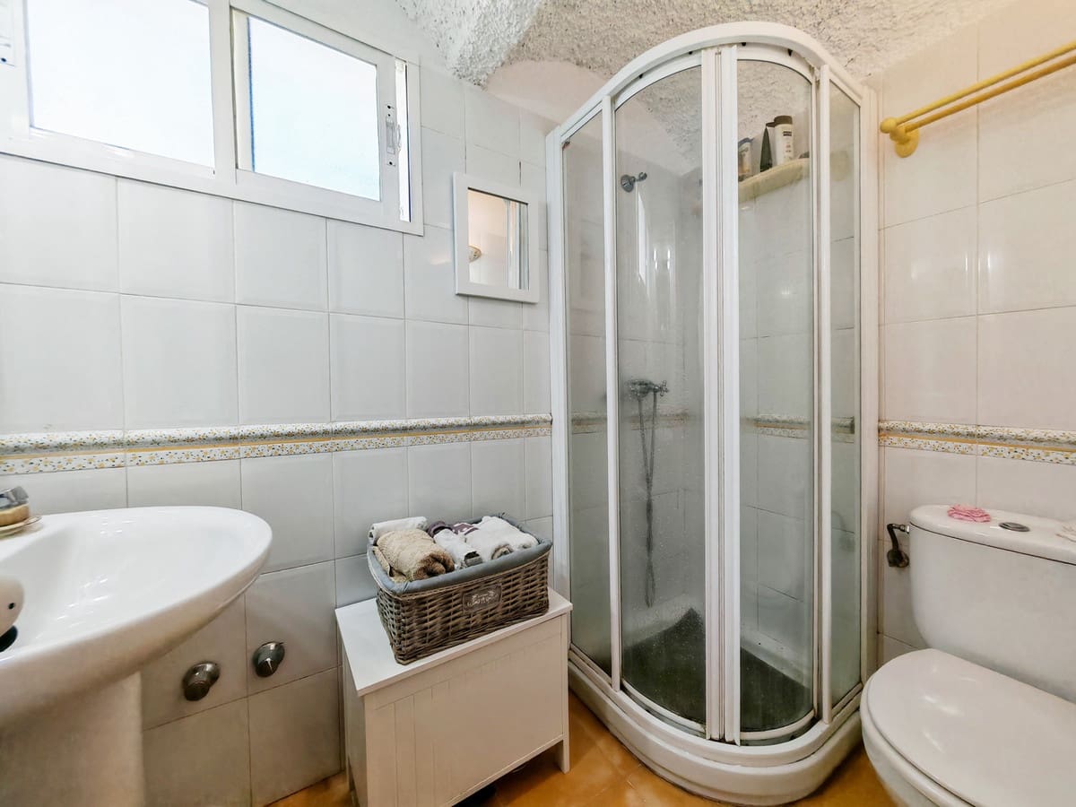 3 soveværelse Villa til salg i Bahia Dorada med swimmingpool - € 549.000 (Ref: 8976510)