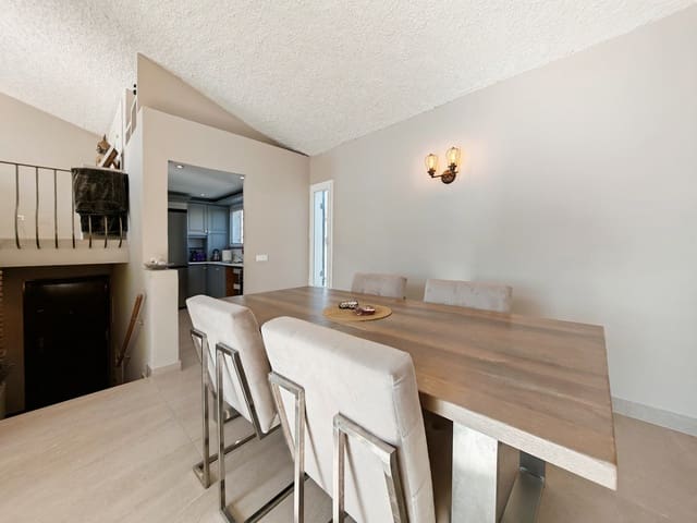 3 soverom Villa til salgs i Bahía Dorada, Estepona med svømmebasseng - € 549 000 (Ref: 8976510)