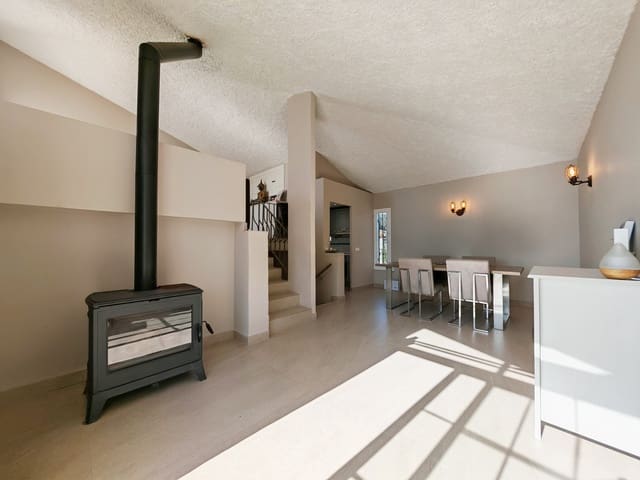 3 chambre Villa/Maison à vendre à Bahía Dorada, Estepona avec piscine - 525 000 € (Ref: 8976510)