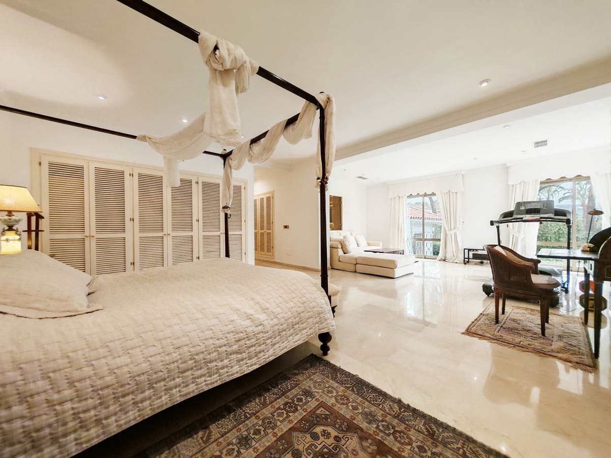 5 soveværelse Villa til salg i Los Monteros med swimmingpool garage - € 4.500.000 (Ref: 8982724)