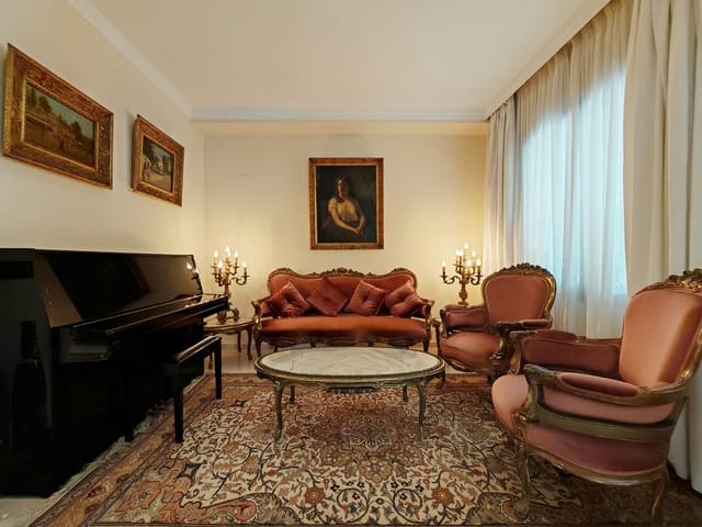 5 sypialnia Willa na sprzedaż w Los Monteros, Marbella z basenem garażem - 4 500 000 € (Ref: 8982724)