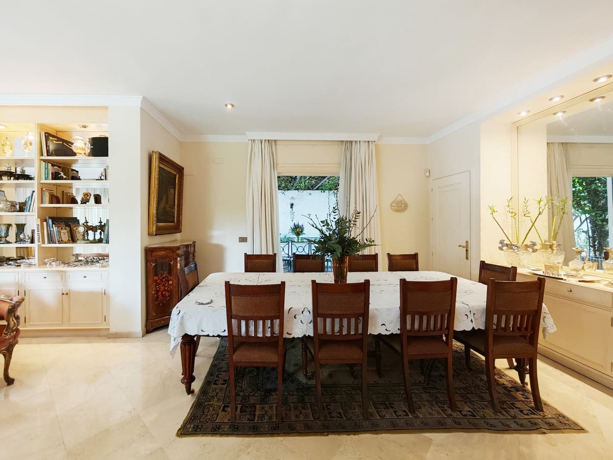 5 soveværelse Villa til salg i Los Monteros med swimmingpool garage - € 4.500.000 (Ref: 8982724)