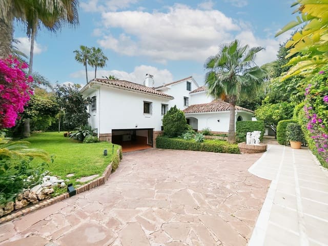 5 chambre Villa/Maison à vendre à Los Monteros, Marbella avec piscine garage - 4 500 000 € (Ref: 8982724)