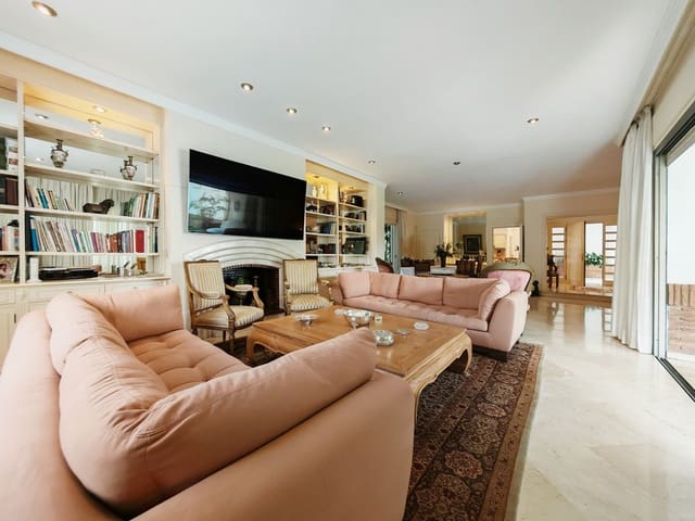 5 soveværelse Villa til salg i Los Monteros, Marbella med swimmingpool garage - € 4.500.000 (Ref: 8982724)