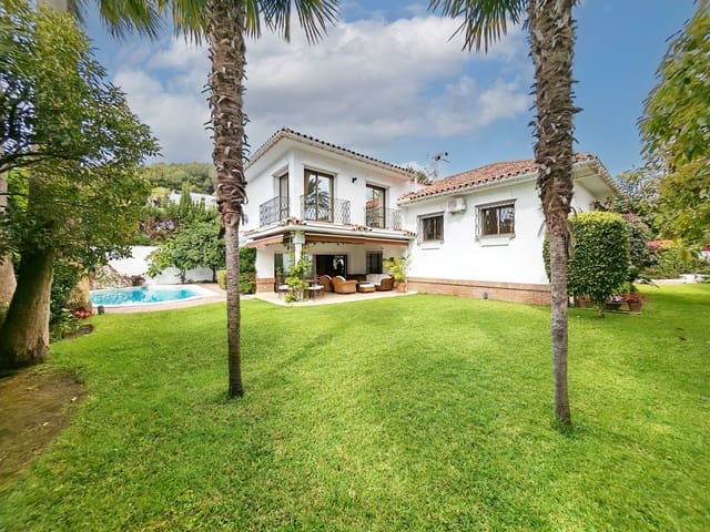 5 soveværelse Villa til salg i Los Monteros, Marbella med swimmingpool garage - € 4.500.000 (Ref: 8982724)