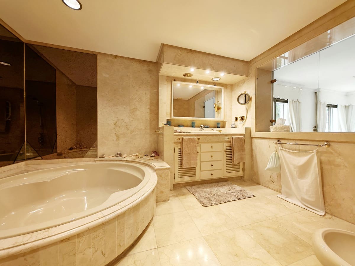 5 camera da letto Villa in vendita in Los Monteros con piscina garage - 4.500.000 € (Rif: 8982724)