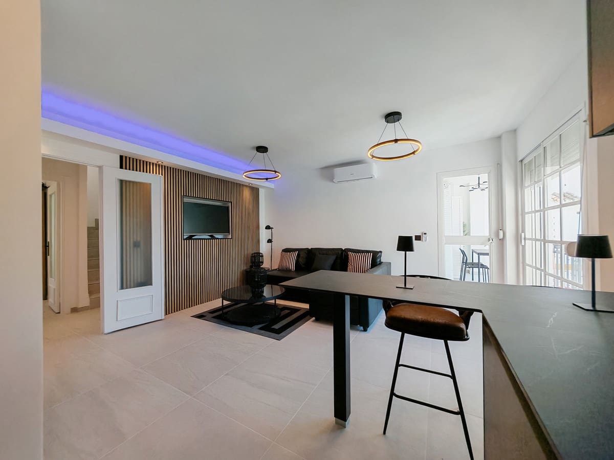 3 chambre Penthouse à vendre à Estepona avec piscine - 425 000 € (Ref: 9003521)