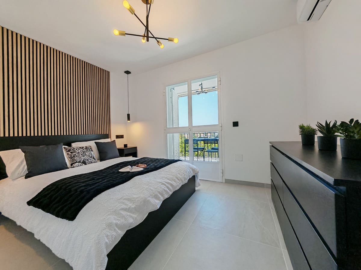 3 chambre Penthouse à vendre à Estepona avec piscine - 425 000 € (Ref: 9003521)