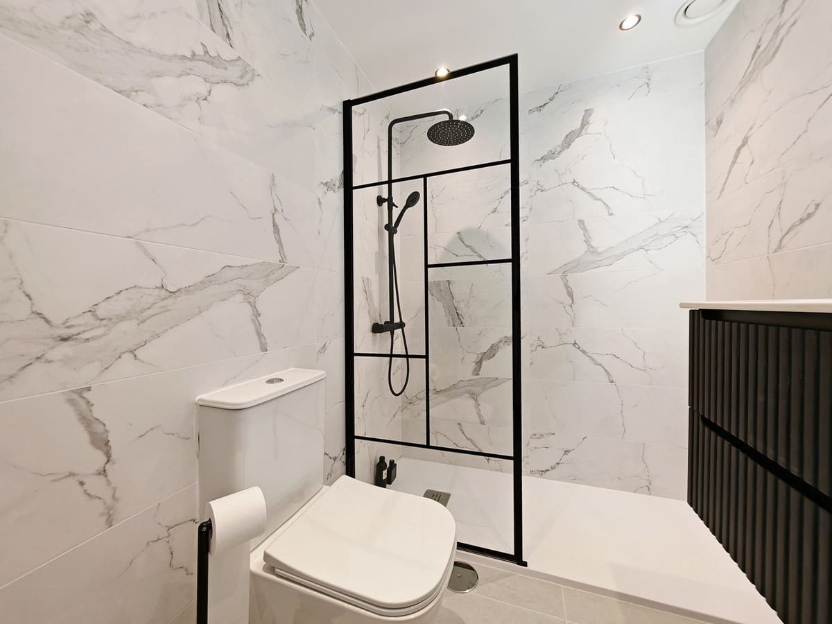 3 chambre Penthouse à vendre à Estepona avec piscine - 425 000 € (Ref: 9003521)