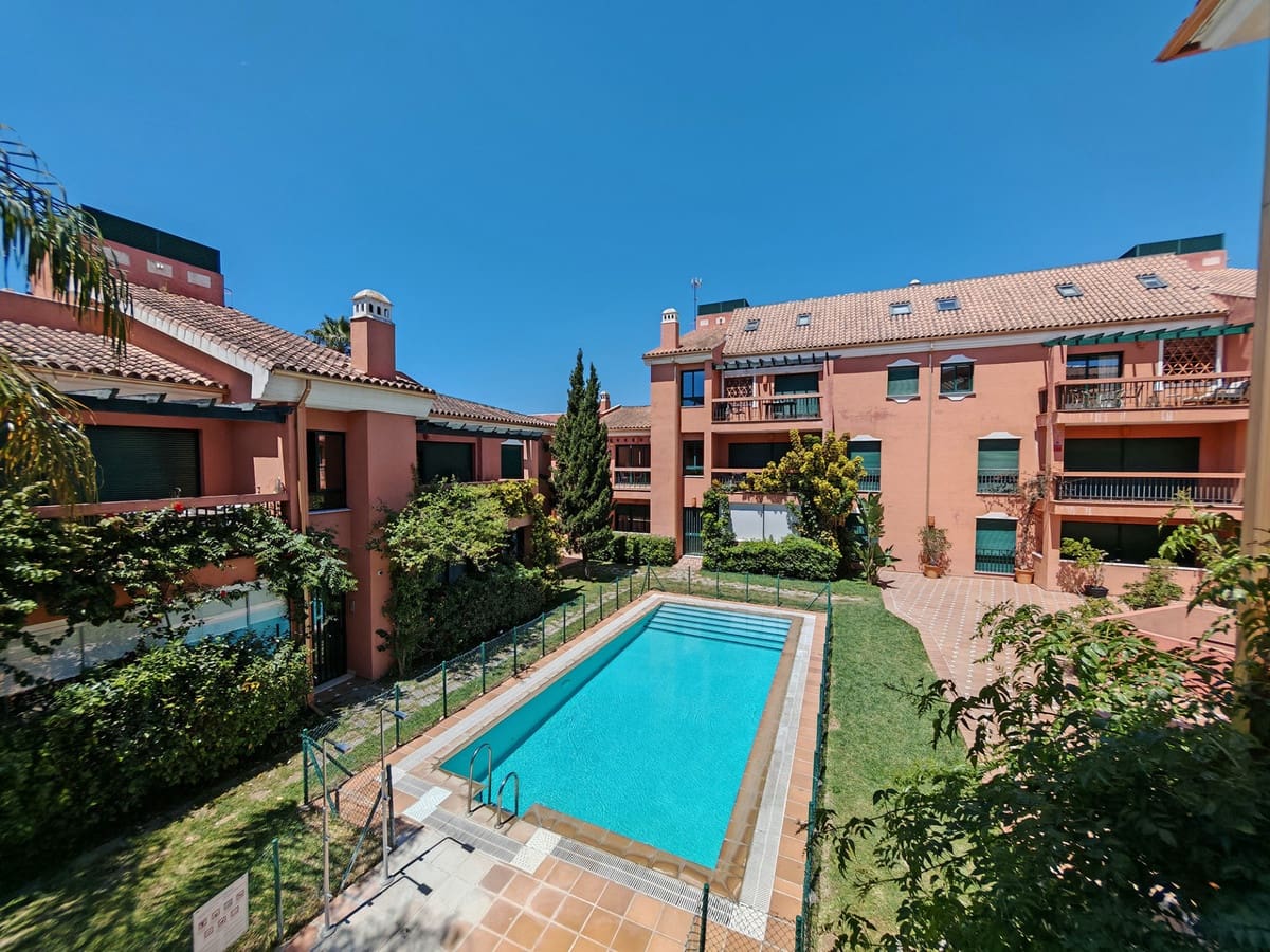 2 soverom Leilighet til salgs i Carib Playa med svømmebasseng garasje - € 389 000 (Ref: 9014646)