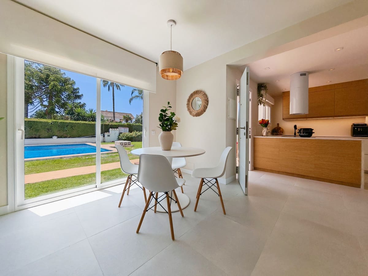 2 Zimmer Villa zu verkaufen in San Pedro de Alcantara mit Pool Garage - 549.000 € (Ref: 9029993)