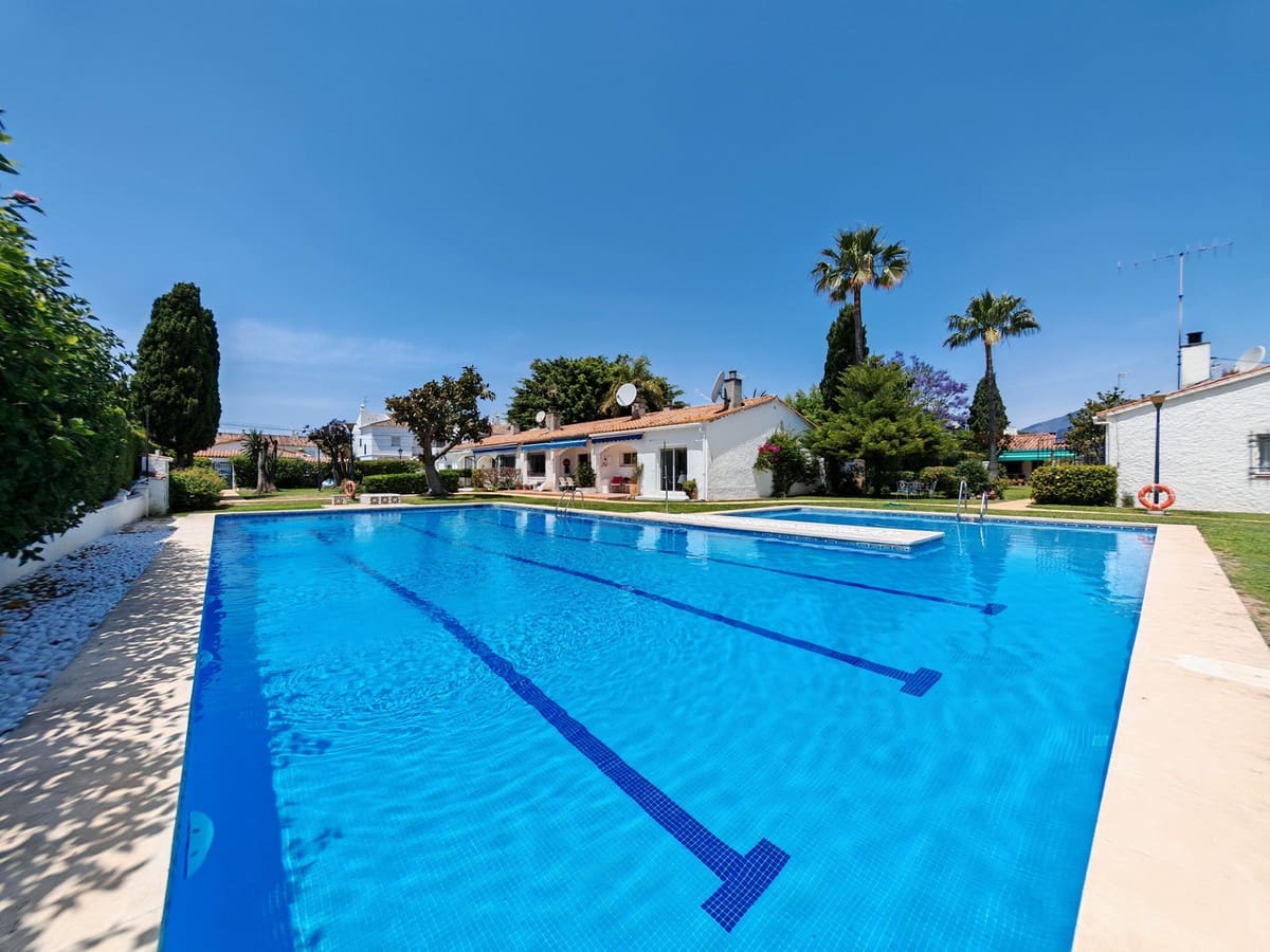 2 Zimmer Villa zu verkaufen in San Pedro de Alcantara mit Pool Garage - 549.000 € (Ref: 9029993)