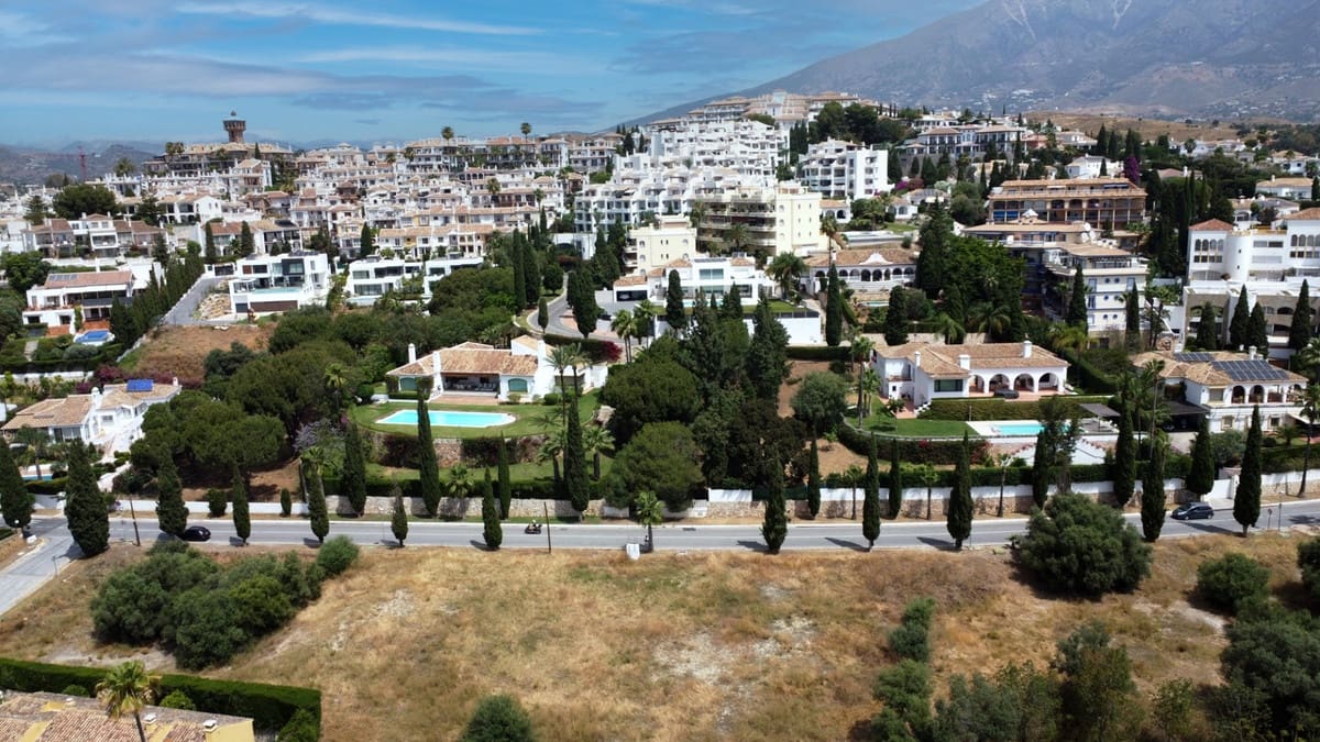 Byggegrund til salg i Mijas Golf - € 675.000 (Ref: 9075557)