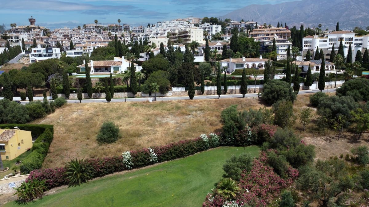 Byggegrund til salg i Mijas Golf - € 700.000 (Ref: 9075558)