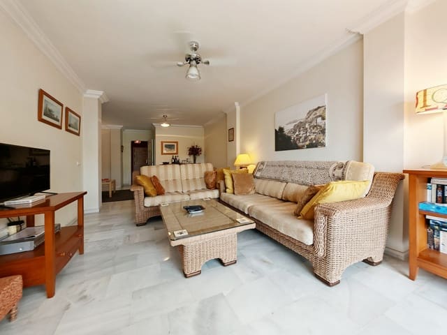 3 bedroom Apartment for sale in Elviria, Marbella with pool garage - € 575,000 (Ref: 9085563)