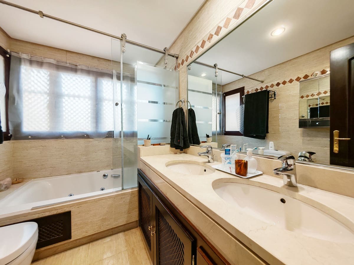 2 Zimmer Apartment zu verkaufen in Marbella mit Pool Garage - 349.000 € (Ref: 9125539)