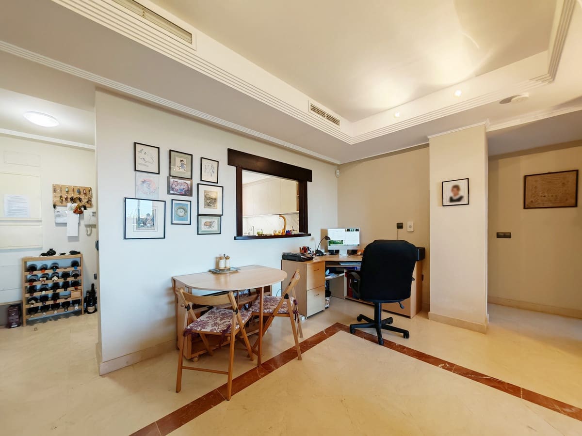 2 Zimmer Apartment zu verkaufen in Marbella mit Pool Garage - 349.000 € (Ref: 9125539)