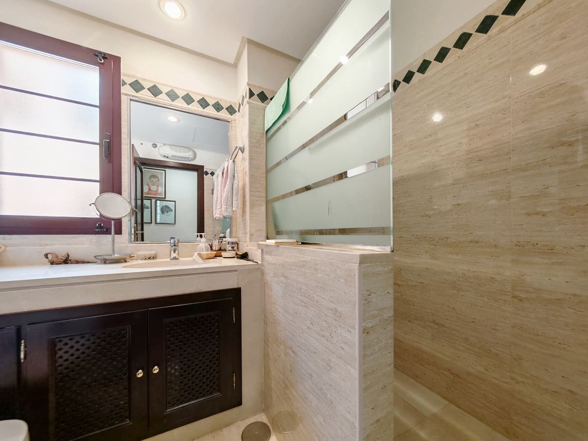 2 Zimmer Apartment zu verkaufen in Marbella mit Pool Garage - 349.000 € (Ref: 9125539)