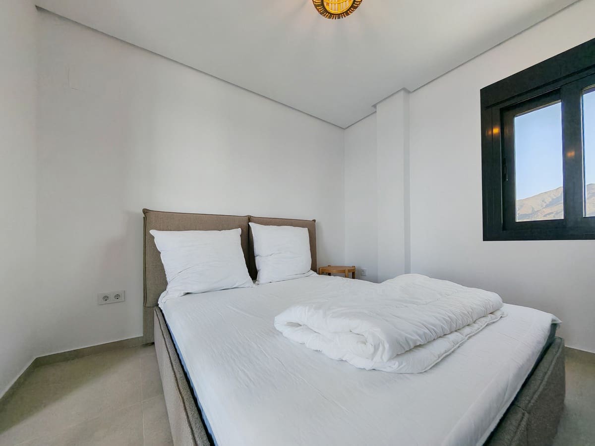 4 Zimmer Apartment zu verkaufen in Estepona mit Pool Garage - 750.000 € (Ref: 9125540)