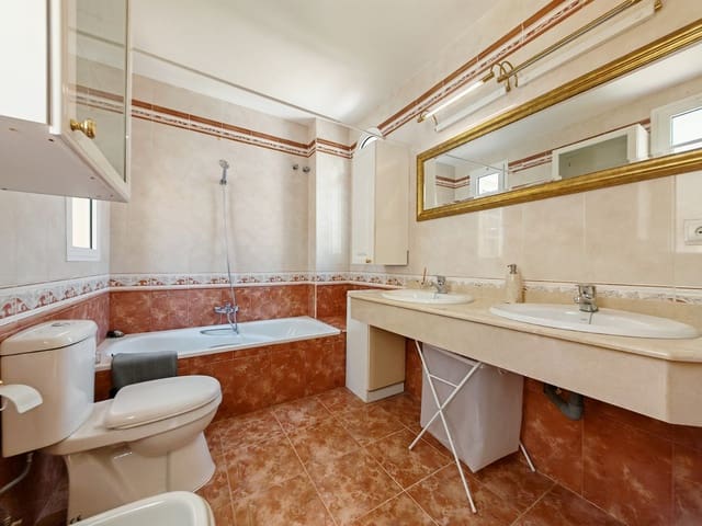 3 soveværelse Villa til leje i El Rosario, Marbella med swimmingpool - € 5.750 (Ref: 9146215)