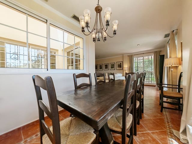 3 soveværelse Villa til leje i El Rosario, Marbella med swimmingpool - € 5.750 (Ref: 9146215)