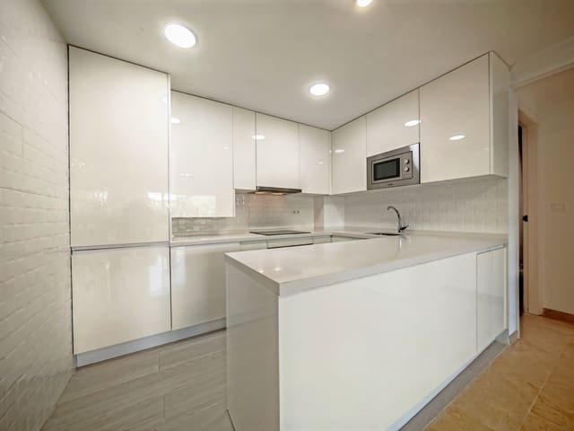 2 Zimmer Apartment zu verkaufen in Elviria, Marbella mit Pool Garage - 350.000 € (Ref: 9159896)