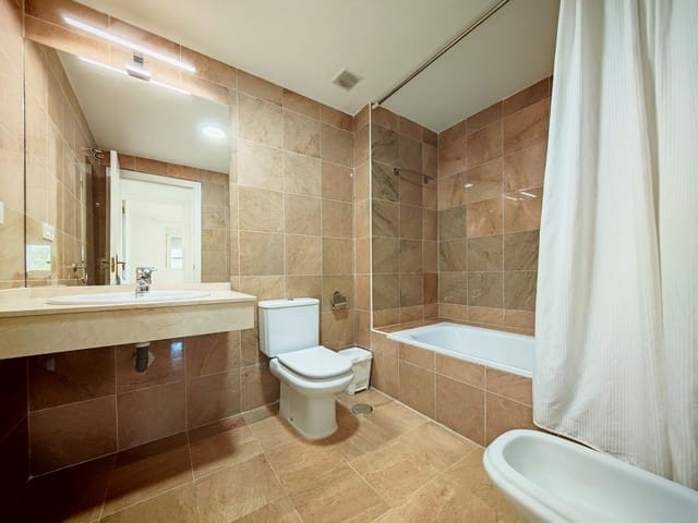 2 Zimmer Apartment zu verkaufen in Elviria, Marbella mit Pool Garage - 350.000 € (Ref: 9159896)