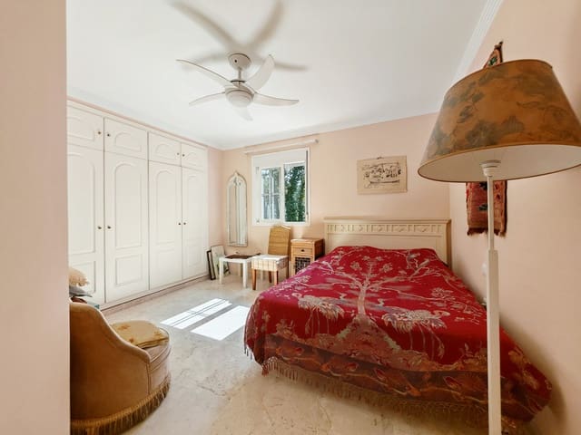 Ático de 2 habitaciones en Elviria, Marbella en venta con piscina - 495.000 € (Ref: 9161288)