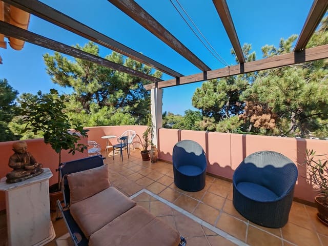 Ático de 2 habitaciones en Elviria, Marbella en venta con piscina - 495.000 € (Ref: 9161288)