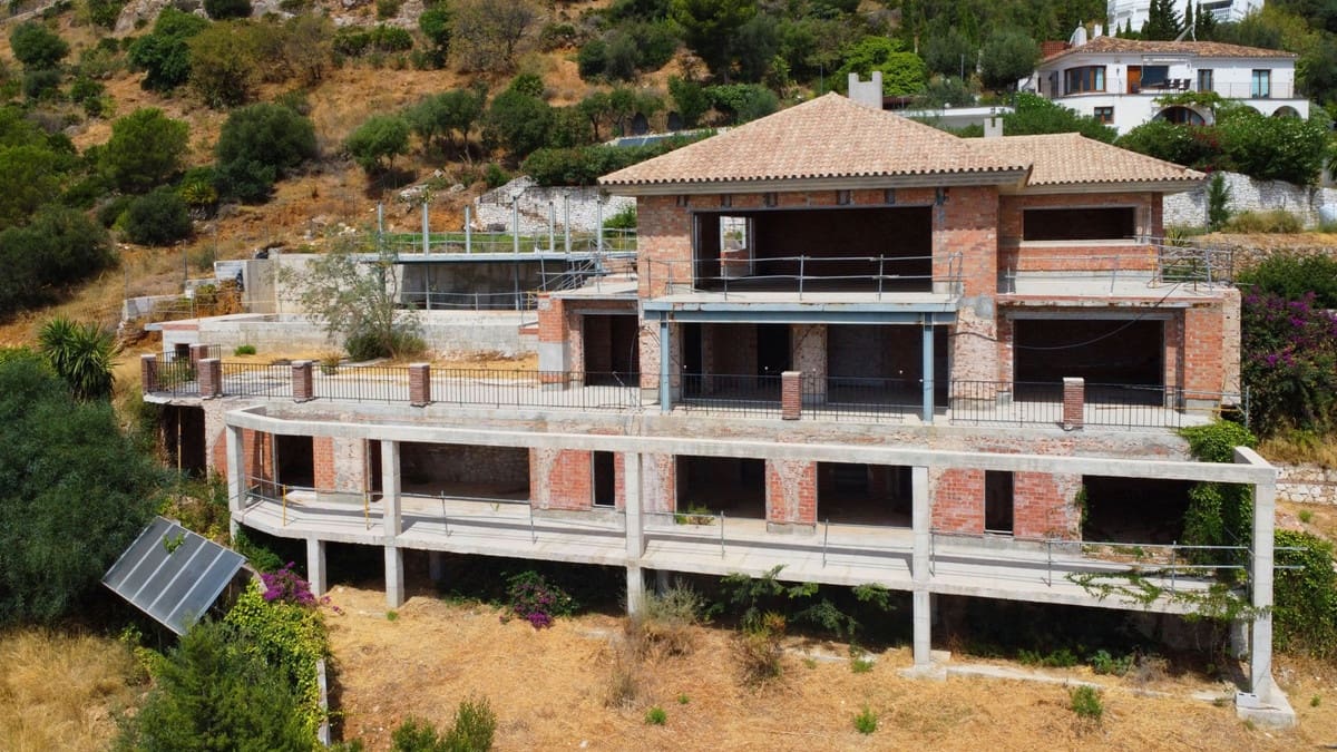 7 bedroom Villa for sale in Mijas with pool garage - € 1,800,000 (Ref: 9169725)