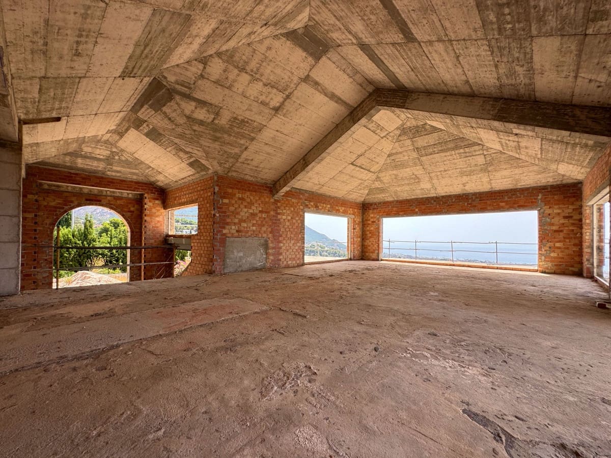 7 sovrum Villa till salu i Mijas med pool garage - 1 800 000 € (Ref: 9169725)