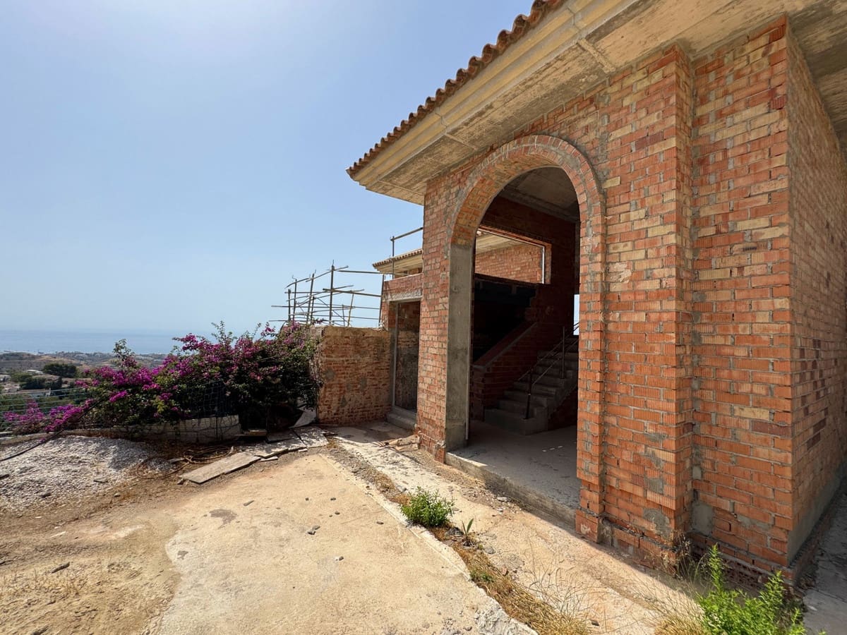 7 sovrum Villa till salu i Mijas med pool garage - 1 800 000 € (Ref: 9169725)