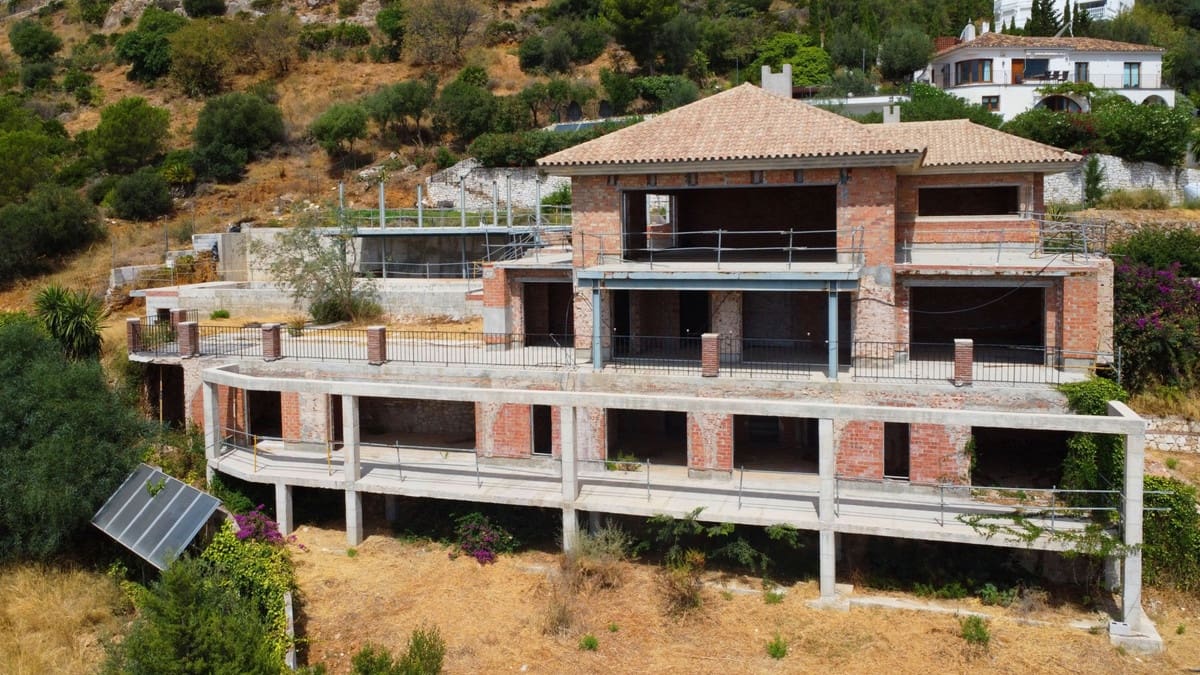 7 bedroom Villa for sale in Mijas with pool garage - € 1,800,000 (Ref: 9169725)