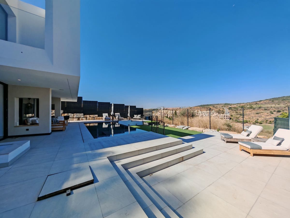 5 chambre Villa/Maison à vendre à Estepona avec piscine garage - 1 590 000 € (Ref: 9175062)