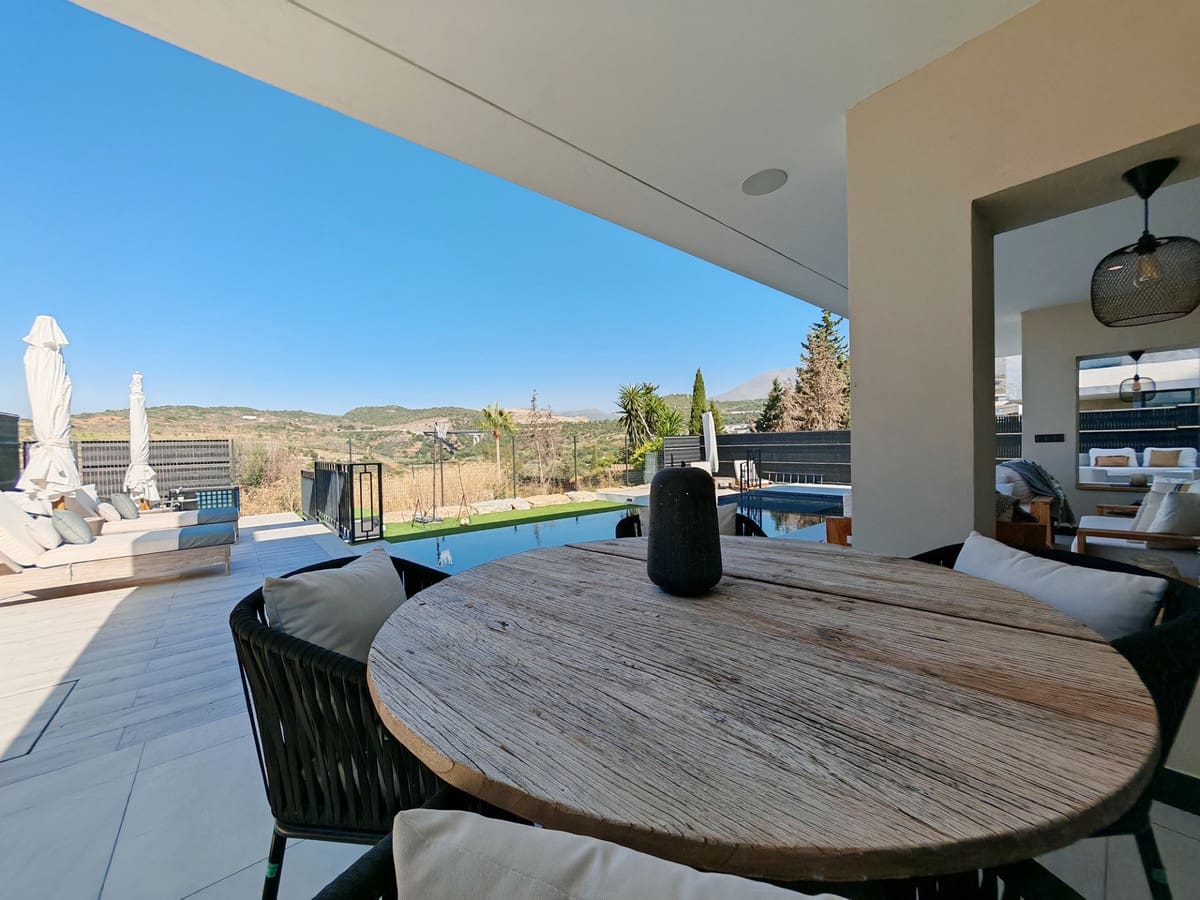 5 chambre Villa/Maison à vendre à Estepona avec piscine garage - 1 590 000 € (Ref: 9175062)