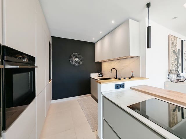 4 chambre Villa/Maison à vendre à Estepona avec piscine garage - 1 395 000 € (Ref: 9175062)