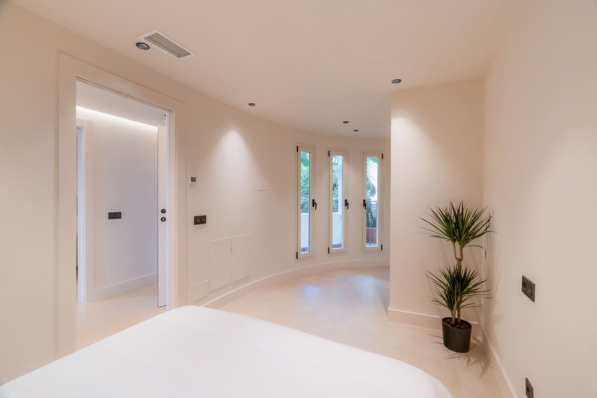 3 Zimmer Apartment zu verkaufen in Nueva Andalucia mit Pool Garage - 1.250.000 € (Ref: 9192558)