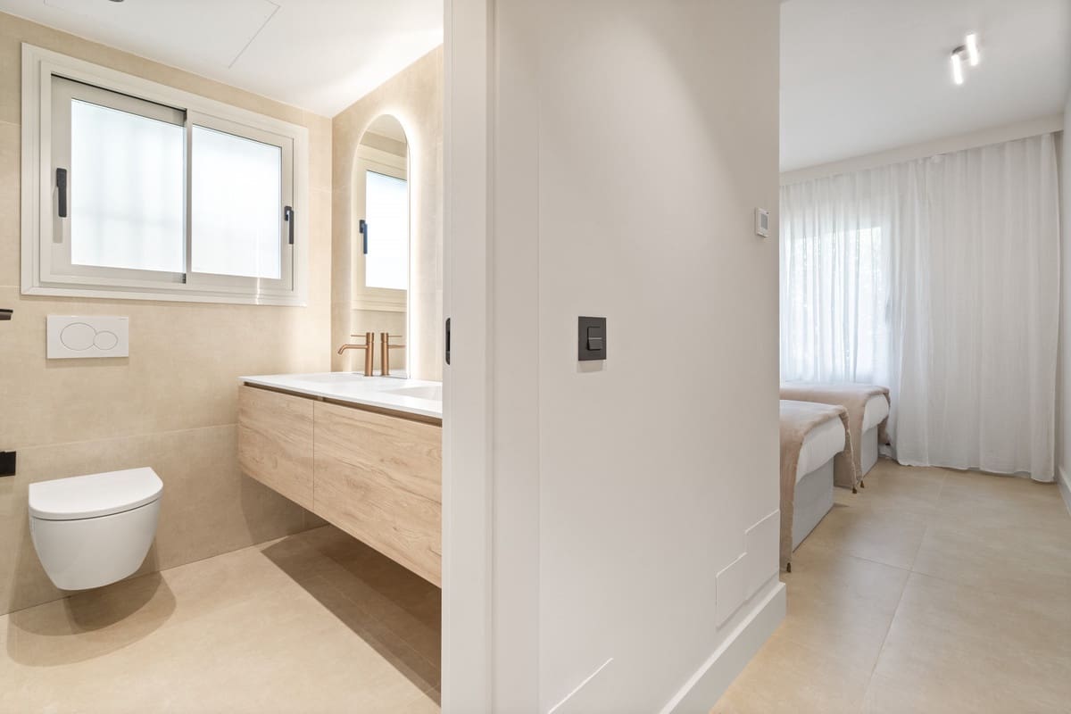 3 Zimmer Apartment zu verkaufen in Nueva Andalucia mit Pool Garage - 1.250.000 € (Ref: 9192558)